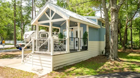 Premium Lakefront Cabin — image 2 of 10
