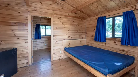 Deluxe Cabin — image 9 of 9