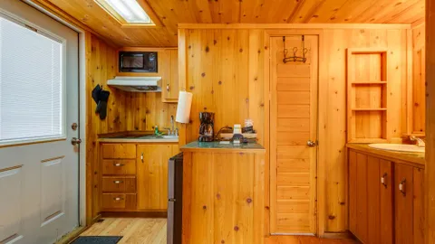 Mountain View Cabin w/loft — image 1 of 5