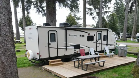 B13 – Freedom Express by Coachmen — image 1 of 5