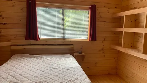 Deluxe Cabin (Waterview) — image 2 of 41