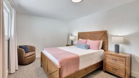 B&B Wildflower Room — image 12 of 12