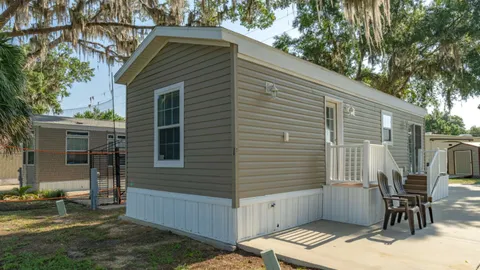 Standard Cottage 1 Bedroom — image 2 of 7