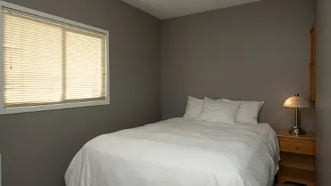 Oceanfront One Bedroom Cottage — image 7 of 7