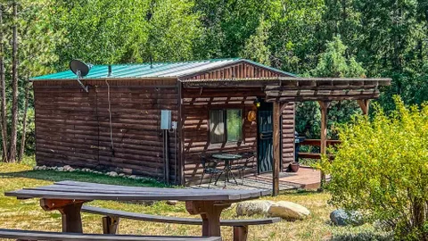Cabin 08 Premium 1-Bedroom — image 1 of 4