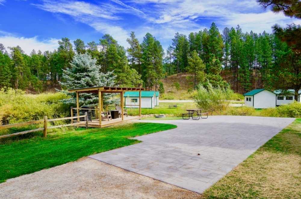 Larsson's Crooked Creek Resort - Photo 3