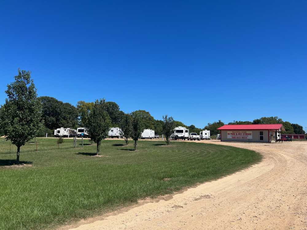 Peaceful Home RV Park, Valliant, Oklahoma - Photo 4