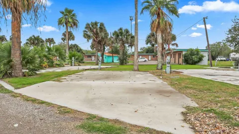Best Premium Concrete Full Hookup RV Site — image 2 of 14