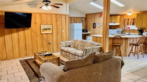 Chalet — image 10 of 10