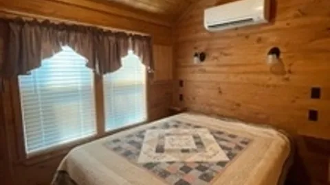 Big Rock Cabin — image 2 of 3