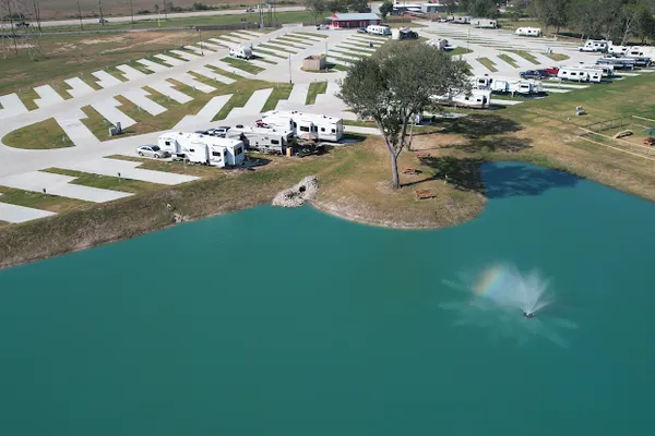 Howdy Y'all RV Resort – photo 1