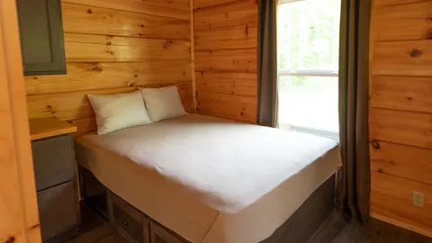Hickory Forest Deluxe Cabin — image 2 of 6