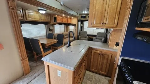 #9 Rental Trailer: Bighorn 36’ — image 16 of 16