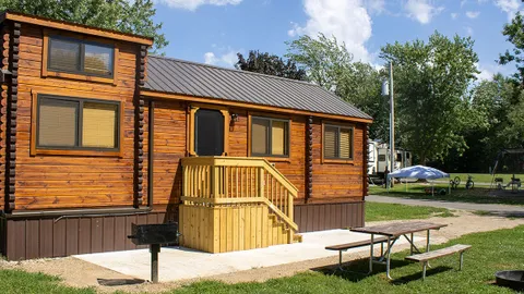 Barton Lake Bungalow — image 1 of 7