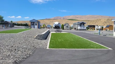 Premium Pull-Through Full Hookup RV Site — image 1 of 6