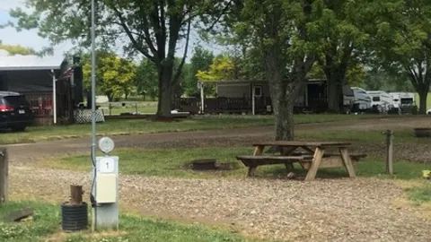 Upper Meadow - Pull Thru 50/30 FHU — image 1 of 2