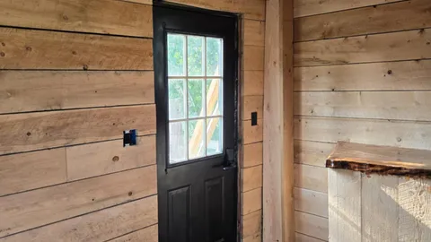 Sky View Cabin — image 3 of 3