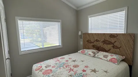 1 Bedroom Cottage — image 2 of 6