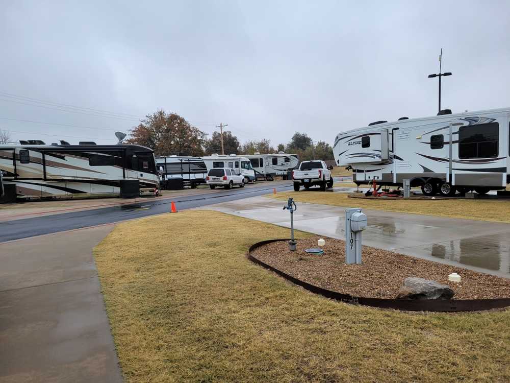Roadrunner RV Park, Oklahoma City, Oklahoma - Photo 4