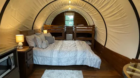 Deluxe Trail Wagon Cabin — image 2 of 5