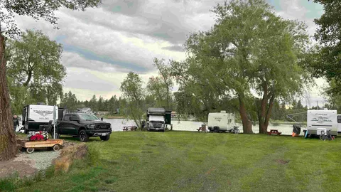 50/30/20 Amp Venue Premium Lake-Front RV Site — image 18 of 18
