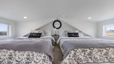 Tiny Home 46 - Charming Chayil Cottage — image 32 of 32