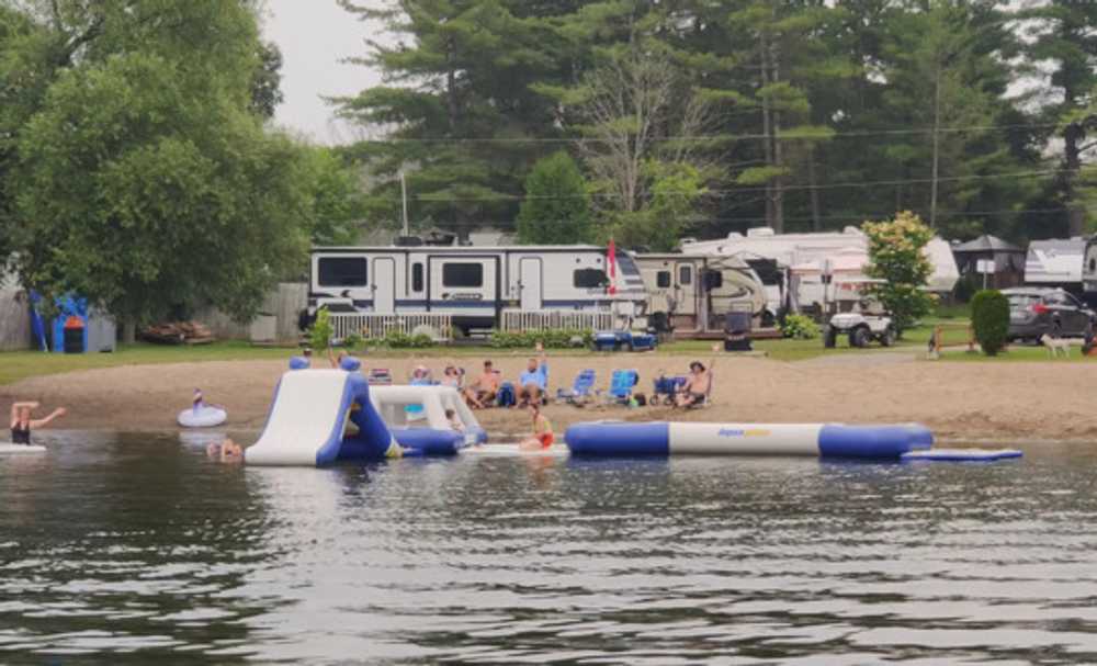 Graham Lake Oasis, Mallorytown, Ontario - Photo 2
