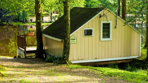 Boat House: Lakefront Cabin Retreat (Sleeps 4) – Fish from Your Private Deck — image 5 of 5