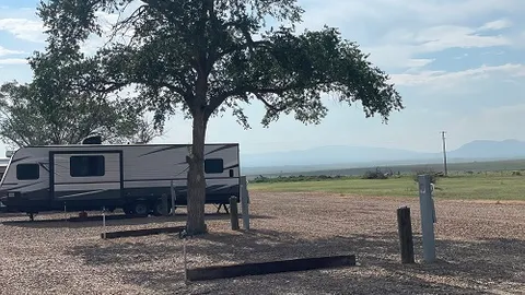 30/50 Amp W & E Pull-Thru RV Site — image 4 of 4