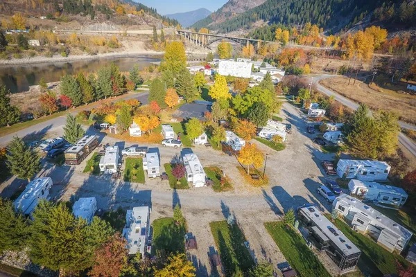 Kootenay River RV Park – photo 1