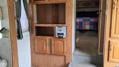 5th Wheel RV — image 17 of 17