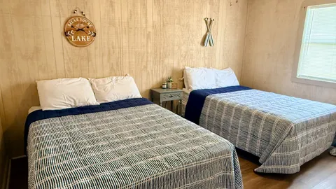 2 Bedroom, 1 Bath Stocked - 10 People — image 6 of 6