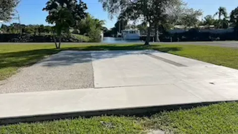 Waterfront Gravel w Concrete — image 1 of 10