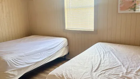 1 Bedroom, 1 Bath UnStocked - 6 people — image 4 of 4