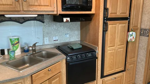 Rental Trailer — image 2 of 5