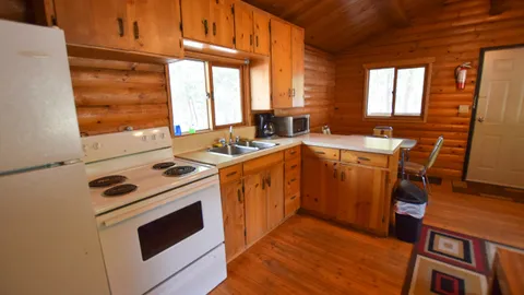 Cabin - Prospectors — image 2 of 12