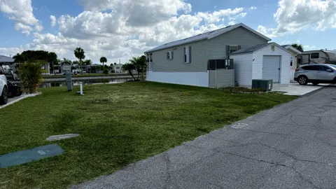 Value Full Hookup RV Site — image 2 of 4