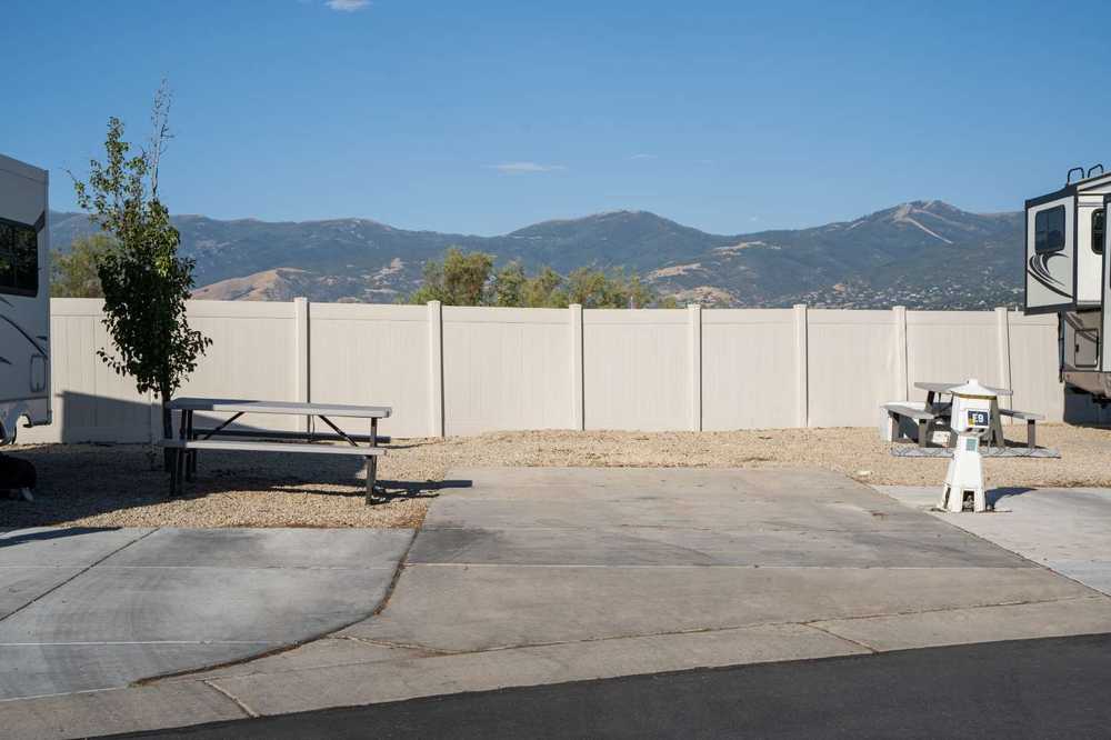 Standard Full Hookup Back-In RV Site