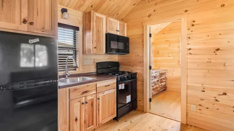 Cranberry Cottage — image 2 of 6
