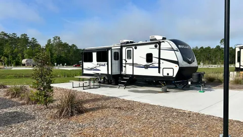 Fully Equipped Park Model — image 1 of 6