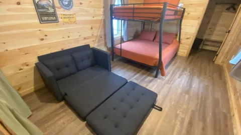 Private Cabin with Bathroom and Kitchenette — image 2 of 10