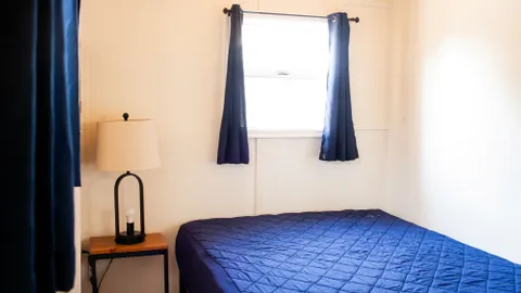 South Cabin 5- 2 Bed, 1 Futon, 1 Bath — image 2 of 8