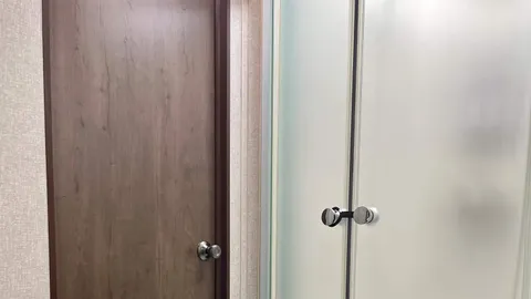 27' Cougar Travel Trailer RV Rental — image 2 of 14