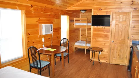 Pet Friendly Cottage with Bunk - Central Resort — image 4 of 4