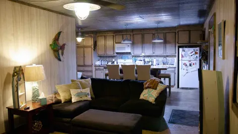 Premium Cabin — image 2 of 6