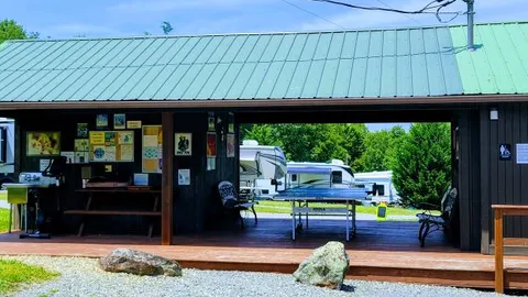 Super Deluxe Pull Through RV Site — image 2 of 13