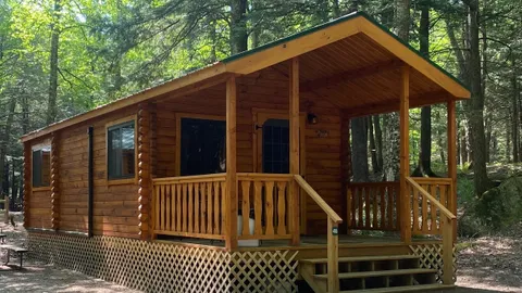 Cabin- Glamping, Wooded — image 2 of 8