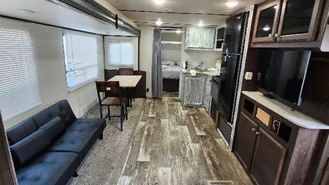 Site 43 Starcraft RV — image 1 of 9
