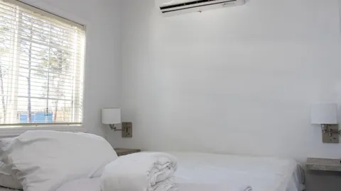 Deluxe Cabin — image 2 of 6