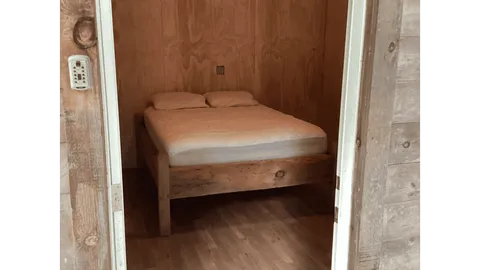 CABIN 40 — image 3 of 3